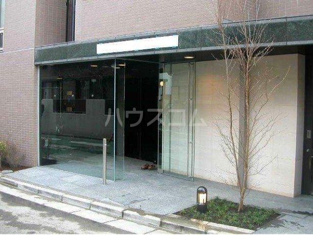 18/26 エントランス