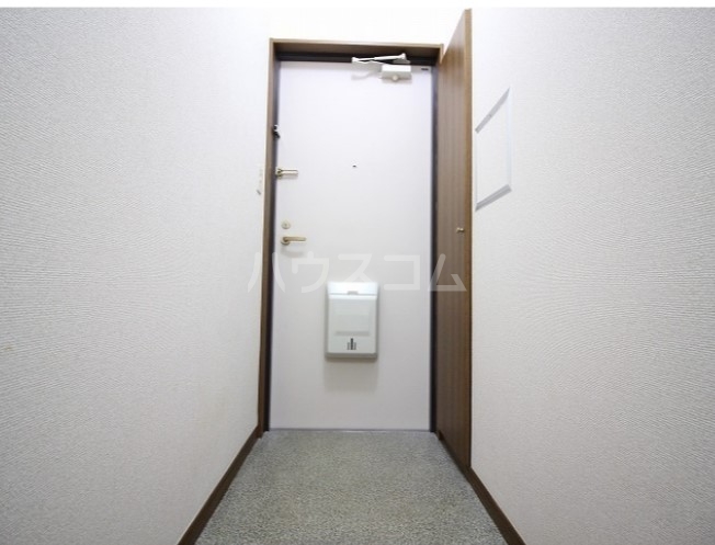 13/30 玄関