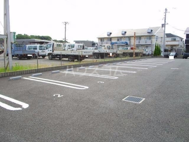 18/21 駐車場