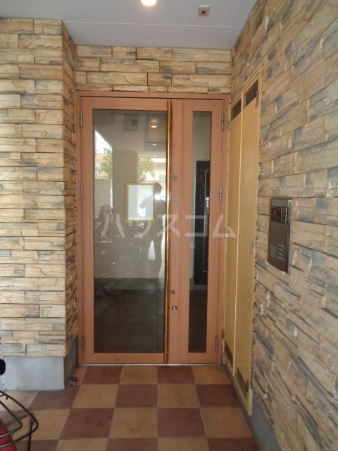 29/30 エントランス