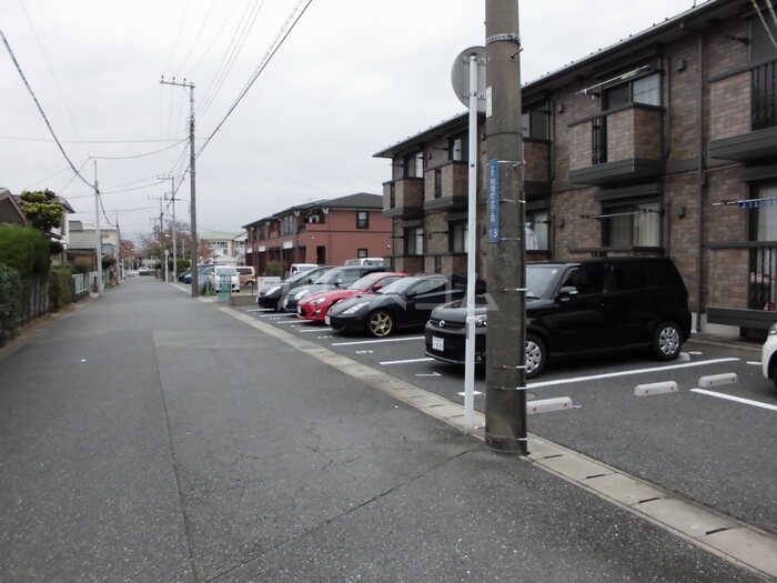 2/3 駐車場