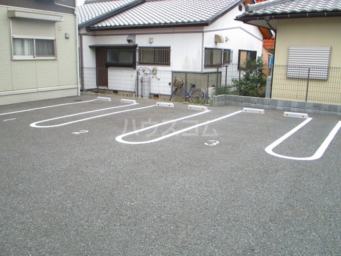 17/18 駐車場