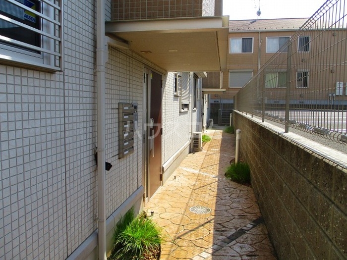 18/21 エントランス