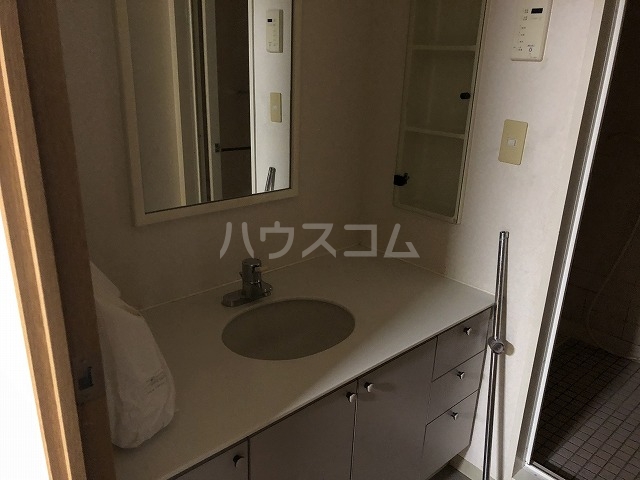 14/28 洗面