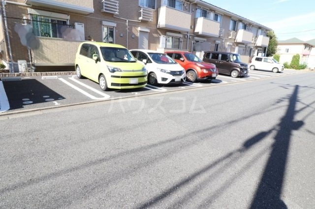16/17 駐車場