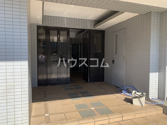 21/29 エントランス