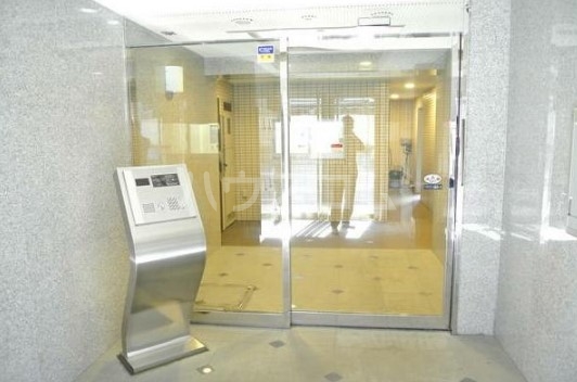 17/27 エントランス