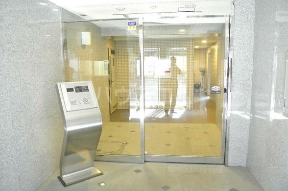 16/26 エントランス