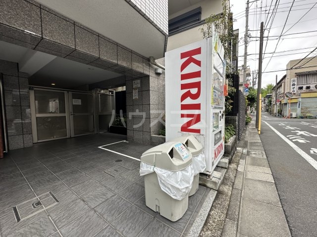 2/4 エントランス