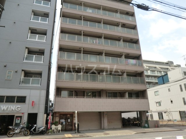 28/30 エントランス