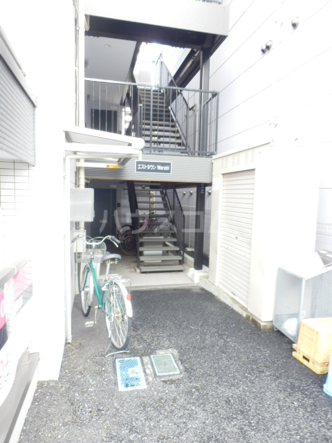 19/27 エントランス