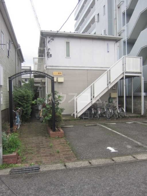 16/20 駐車場