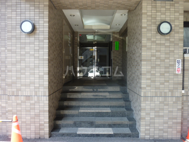 19/28 エントランス