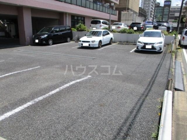 18/20 駐車場