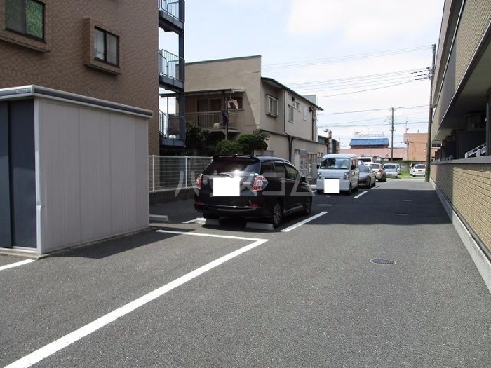 18/24 駐車場