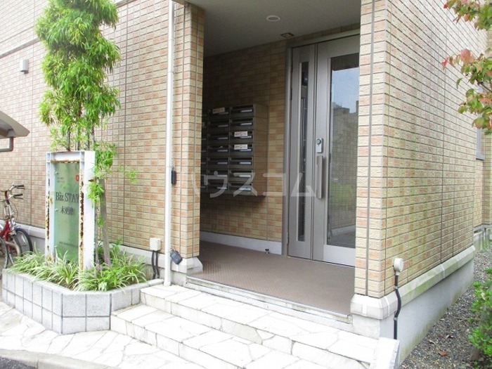 16/23 エントランス