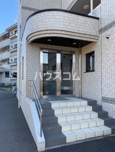 14/20 エントランス