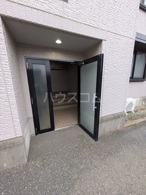 26/30 エントランス