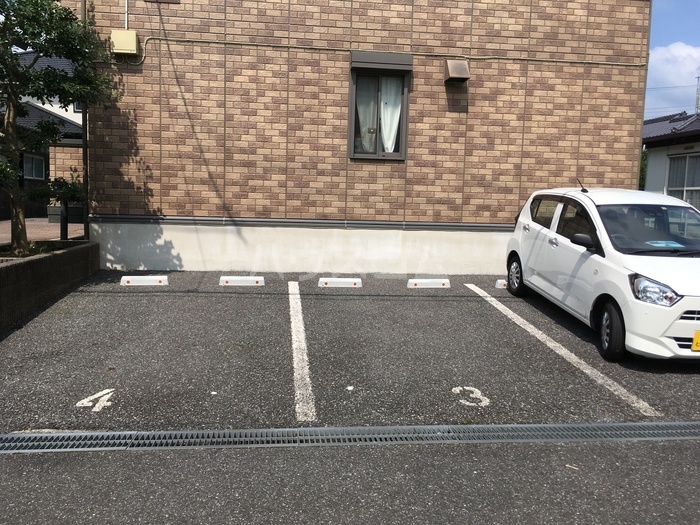 17/18 駐車場