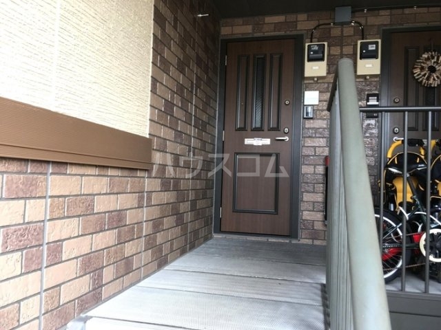 16/18 エントランス