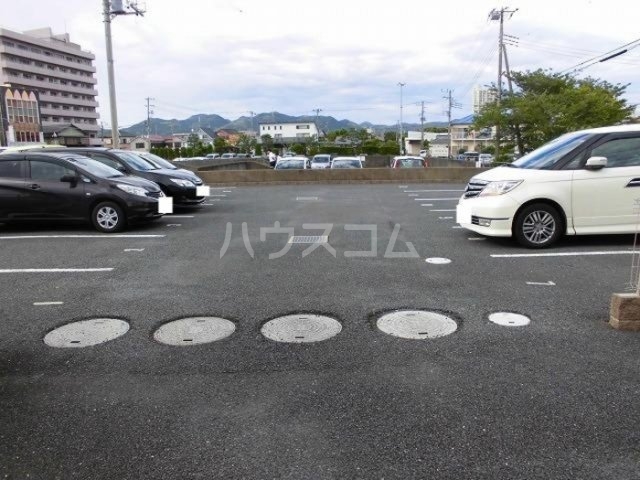 17/18 駐車場