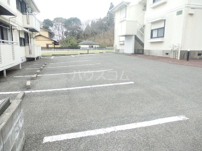 18/18 駐車場