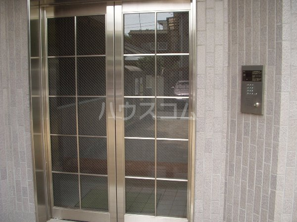 15/16 エントランス