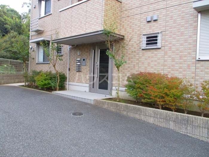 19/23 エントランス