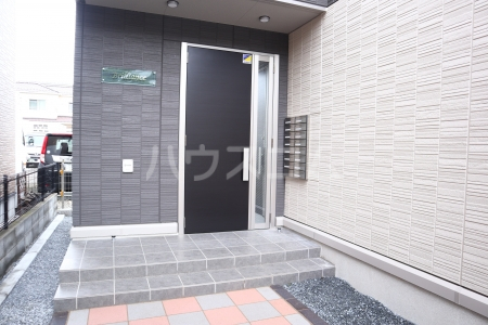 3/4 エントランス