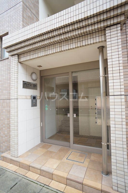 16/20 エントランス