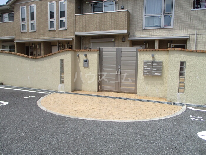 17/18 エントランス