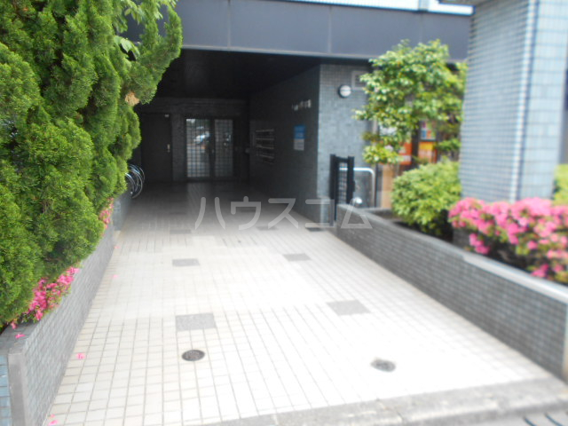 19/29 エントランス