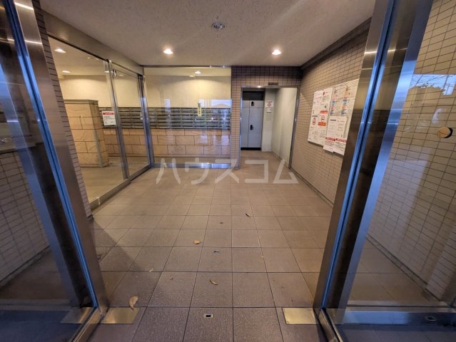 2/3 エントランス