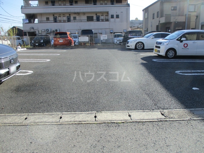 2/2 駐車場