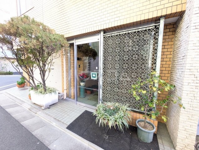 16/22 エントランス