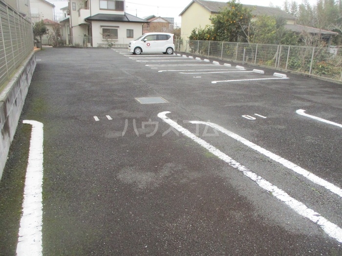 17/18 駐車場