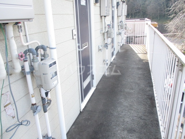 25/29 エントランス