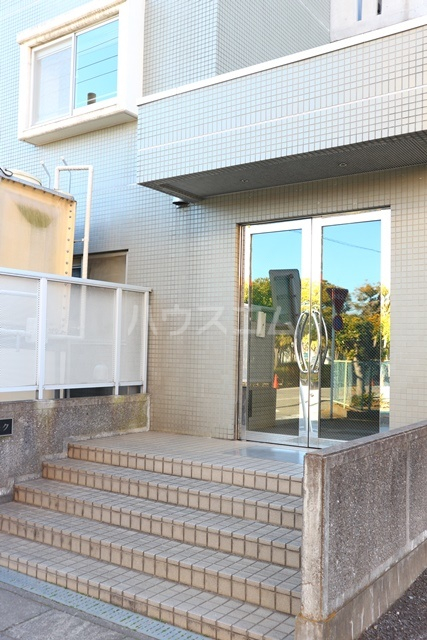 22/29 エントランス