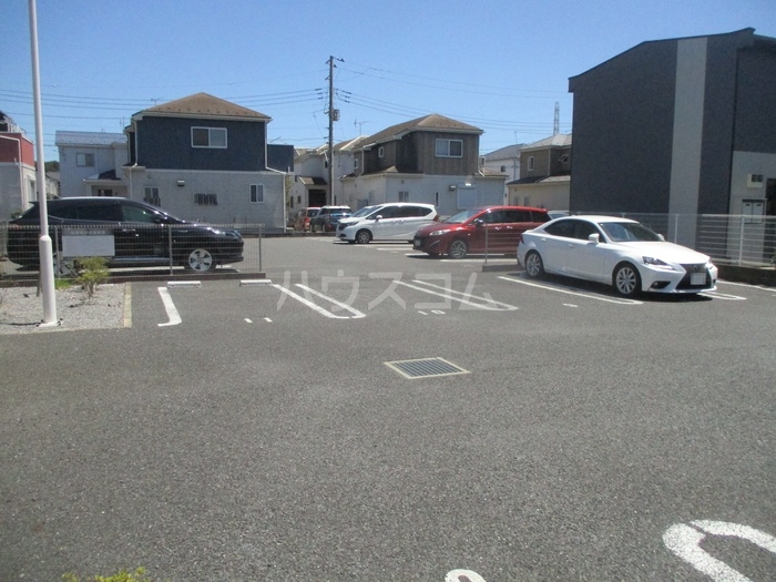 2/3 駐車場