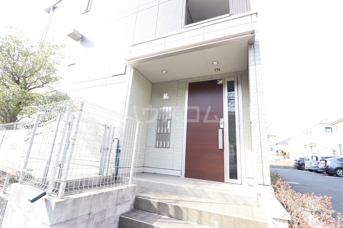 8/10 エントランス