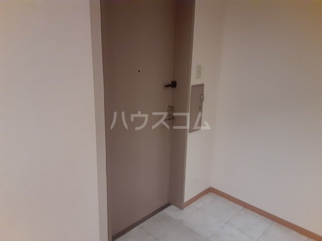 16/30 玄関