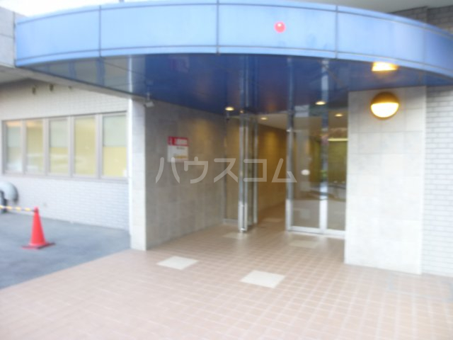 24/28 エントランス