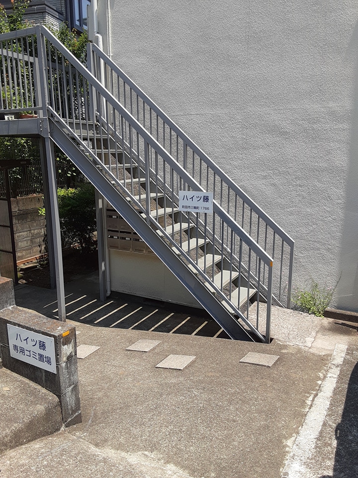 26/30 エントランス