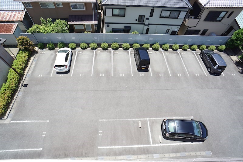 25/29 駐車場