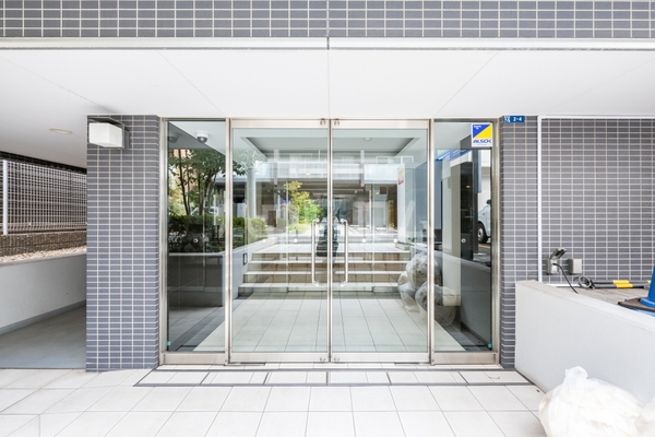 14/14 エントランス