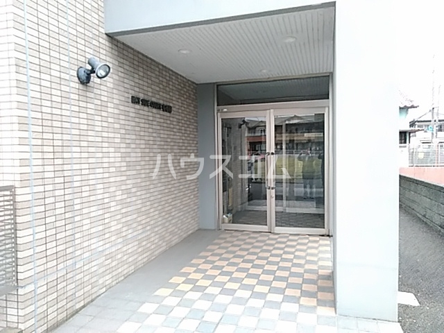 18/19 エントランス