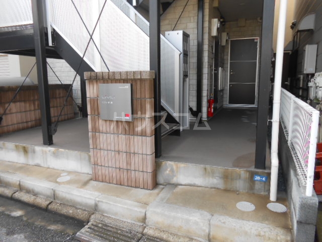 22/24 エントランス