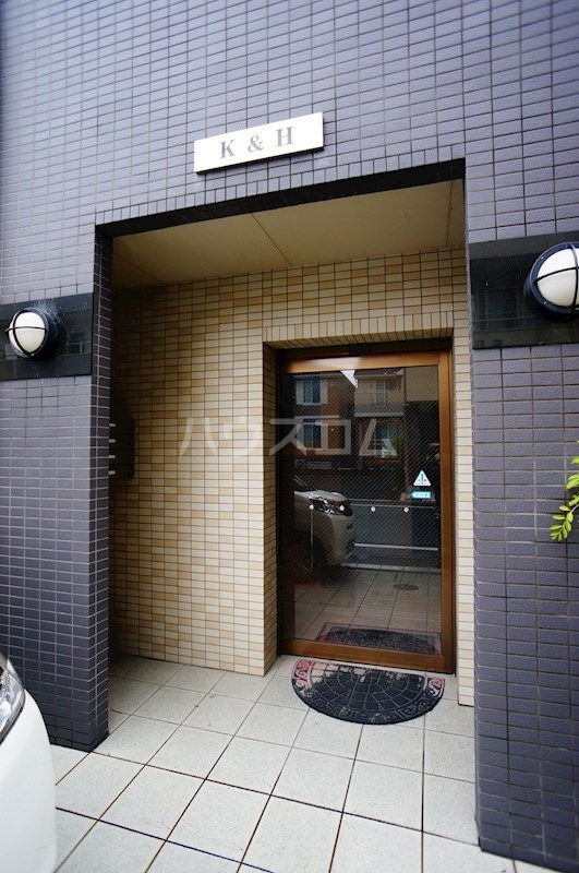 21/30 エントランス