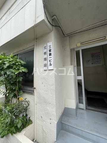 22/30 エントランス