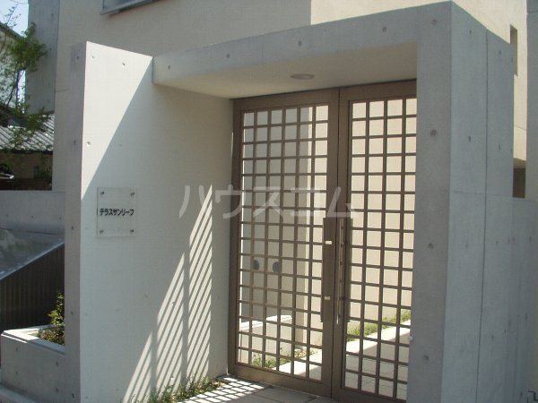 17/19 エントランス